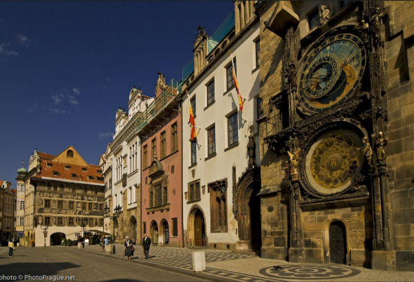 Place de la Vieille Ville et Horloge Astronomique Prague, accessible PMR